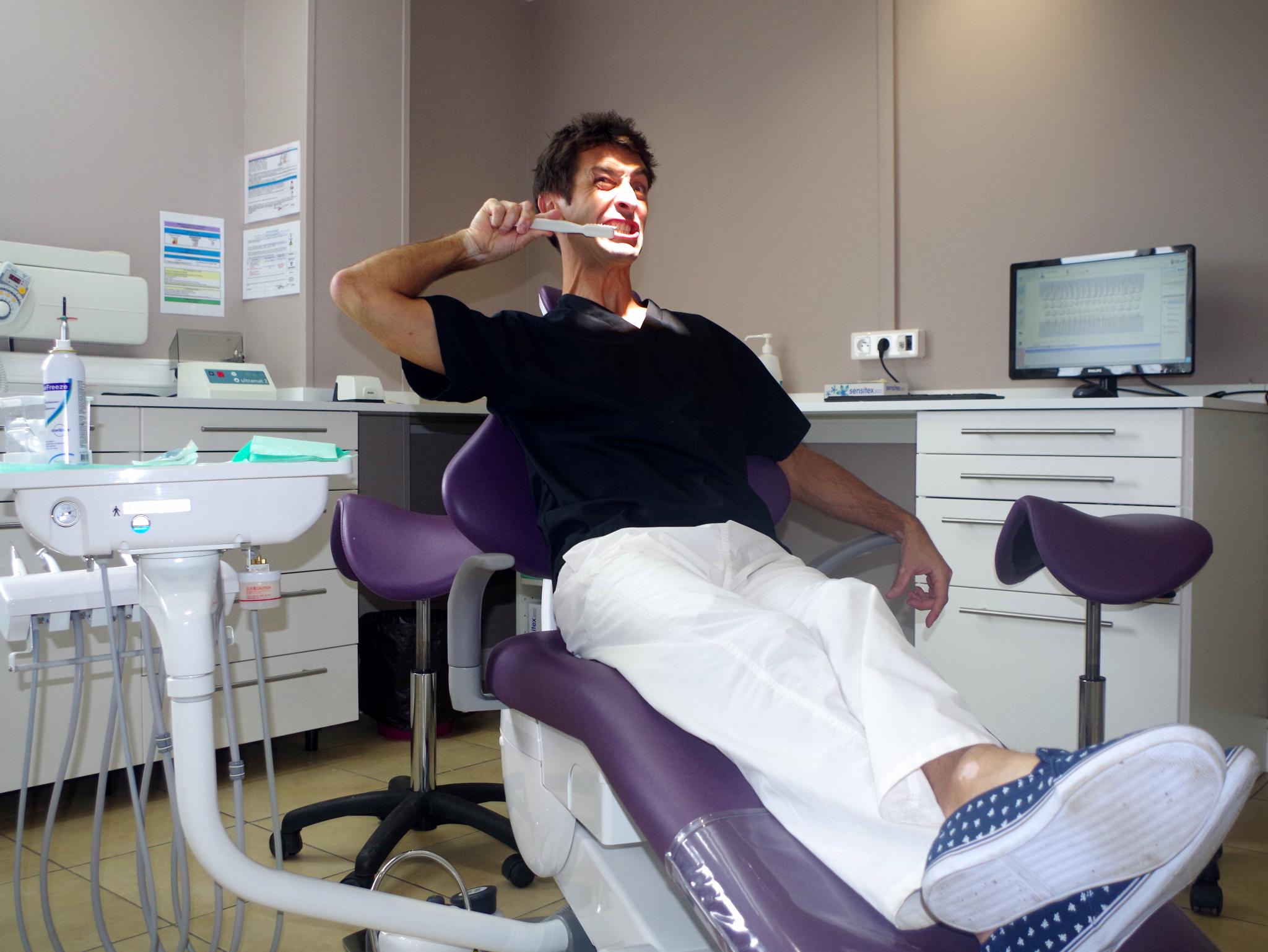 Visiter le dentaire Sainte Rose (97115) Dentiste Dr Pierre